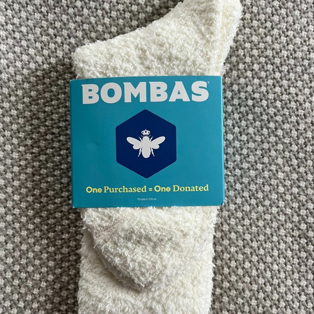 Women's Fuzzy Bombas Socks Size Small (shoe size 4-7.5) NWT